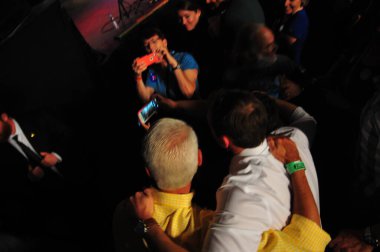 Şarkıcı Jon Bon Jovi, 5 Kasım 2016 'da St. Petersburg Florida' da Devlet Street Theater in Support of HIllary Clinton 'ın Başkan İhalesi' nde sahne alıyor.