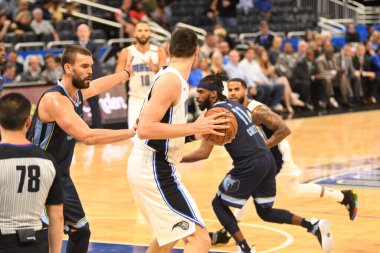 Orlando Magic 10 Ekim 2018 tarihinde Orlando Florda 'daki Amway Center' da Memphis Grizzilies 'e ev sahipliği yaptı.. 