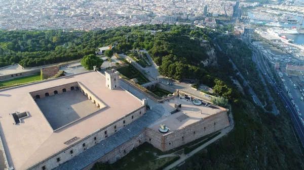 モンジュク城 Montjuc Castle スペイン カタルーニャ州バルセロナにあるモンジュクの丘の上に1640年に建設された軍事要塞である — ストック写真