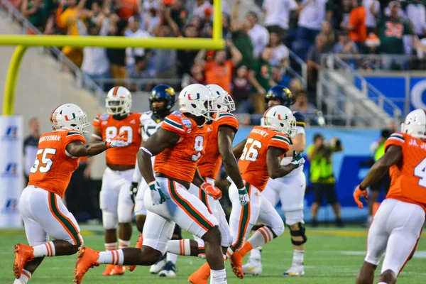 West Virginia Mountaineers Zmierzą Się Miami Hurricanes Podczas Pucharu Russella — Zdjęcie stockowe