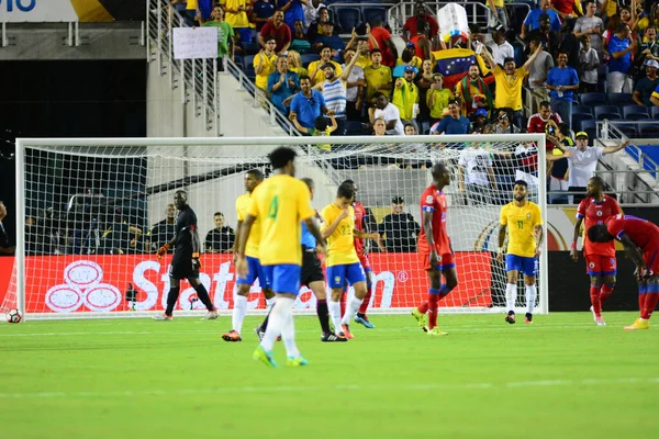 Kosta Rika, Copa America Centenario sırasında Paraguay ile Orlando Florida 'daki Dünya Kampı Stadyumu' nda karşılaştı..  