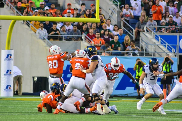 West Virginia Mountaineers Affronta Miami Hurricanes Durante 71St Russell Bowl — Foto Stock