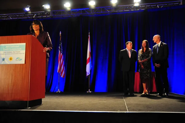 Florida Valisi Rick Scott 13 Ekim 2015 'te Orlando Florida' daki İnanç Sempozyumunda konuşma yapacak..  