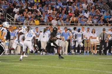 Kuzey Carolina 29 Aralık 2015 tarihinde Orlando Florida 'daki Kamp Dünya Stadyumu' nda oynanan Russell Atletizm Kupası 'nda Baylor ile karşılaşacak..