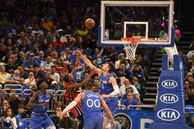 Orlando Magic 17 Ekim 2018 'de Orlando Florida' daki Amway Center 'da Miami Heat' i sunar..