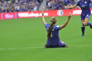 Orlando Pride 22 Nisan 2017 'de Orlando City Stadyumu' nda Washington Spirit 'e ev sahipliği yaptı..  