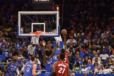 Orlando Magic 17 Ekim 2018 'de Orlando Florida' daki Amway Center 'da Miami Heat' i sunar..
