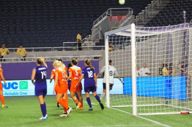 Orlando Pride sunucusu Houston Dash 23 Haziran 2016 'da Orlando Florida' daki Dünya Kampı Stadyumu 'nda..