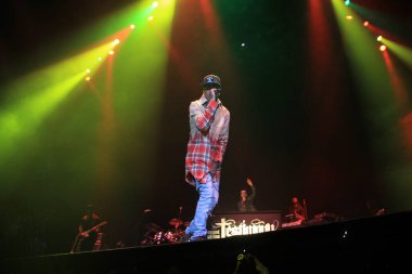 R & B Şarkıcısı Usher 12 Aralık 2014 'te Orlando Florida' daki Amway Center 'da sahne alacak..  