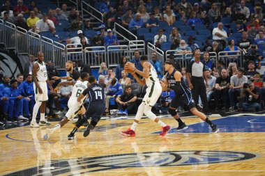 Orlando Magic, Orlando, Florida, ABD 'deki Amway Center' da Milwaukee Bucks 'a ev sahipliği yapıyor. 1 Kasım 2019.  