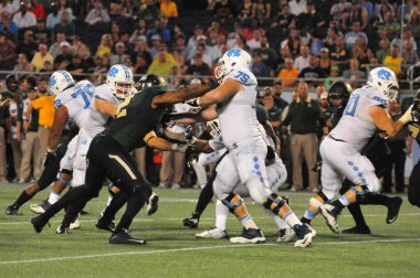 Kuzey Carolina 29 Aralık 2015 tarihinde Orlando Florida 'daki Kamp Dünya Stadyumu' nda oynanan Russell Atletizm Kupası 'nda Baylor ile karşılaşacak.. 