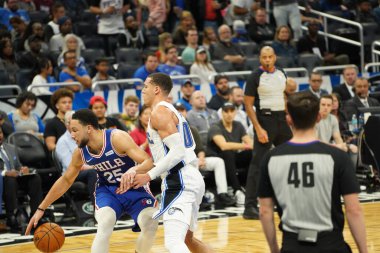 Orlando Magic 27 Aralık 2019 Cuma günü Orlando, Florida 'daki Amway Arena' da Philadelphia 76ers 'a ev sahipliği yapıyor..