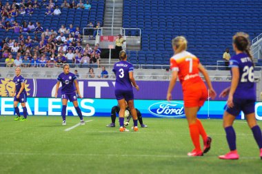 Orlando Pride sunucusu Houston Dash 23 Haziran 2016 'da Orlando Florida' daki Dünya Kampı Stadyumu 'nda..
