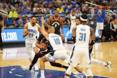 Orlando Magic 21 Nisan 2019 tarihinde Orlando Florida 'daki Amway Arena' da düzenlenen NBA Playoff 1 'de Toronto Rapçileri' ne ev sahipliği yapıyor..