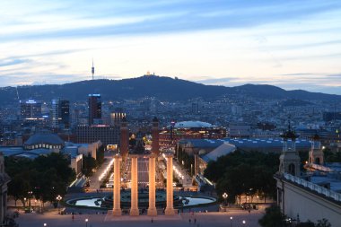 Akşamları şehir ışıklarına bak, şehir manzarası