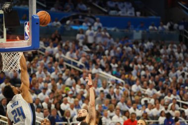 Orlando Magic 19 Nisan 2019 Cuma günü Orlando Florida 'daki Amway Arena' daki NBA Playoff 1 'de Toronto Rapçileri' ne ev sahipliği yapıyor.