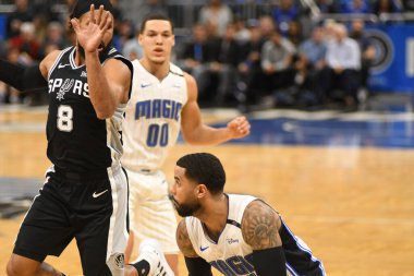 Orlando Magic, 19 Aralık 2018 tarihinde Orlando Florida 'daki Amway Center' da San Antonio Spurs 'a ev sahipliği yapmaktadır.