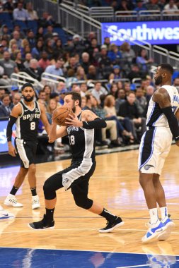 Orlando Magic, 19 Aralık 2018 tarihinde Orlando Florida 'daki Amway Center' da San Antonio Spurs 'a ev sahipliği yapmaktadır.. 