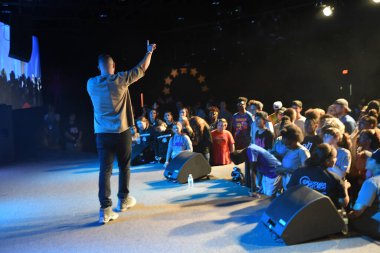 Crossover Kilisesi, 6 Ekim 2018 'de Tampa Florida' daki Crossover Kilisesi 'nde iki yıllık lezzet festivaline ev sahipliği yapıyor..  