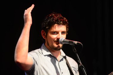 Şarkıcı Jon Bon Jovi, 5 Kasım 2016 'da St. Petersburg Florida' da Devlet Street Theater in Support of HIllary Clinton 'ın Başkan İhalesi' nde sahne alıyor.