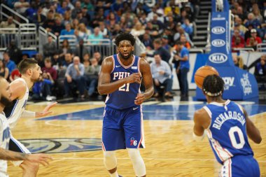 Orlando Magic 27 Aralık 2019 Cuma günü Orlando, Florida 'daki Amway Arena' da Philadelphia 76ers 'a ev sahipliği yapıyor..