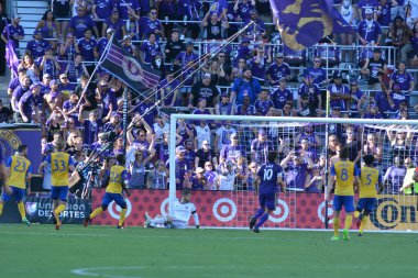 Orlando City 29 Nisan 2017 'de Orlando, Florida' daki Orlando City Stadyumu 'nda Colorado Rapids' e ev sahipliği yaptı.)