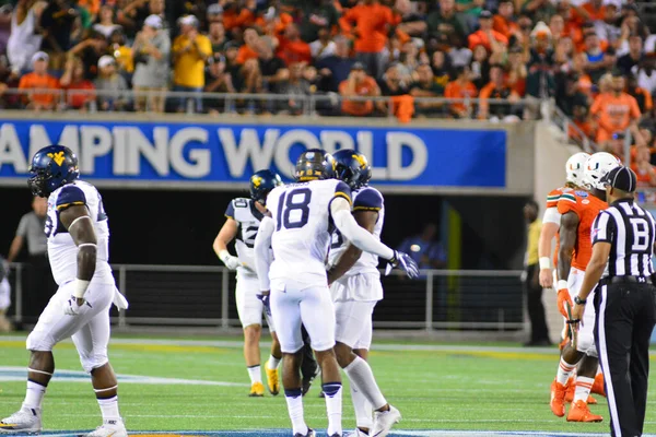 West Virginia Mountaineers Enfrentam Miami Hurricanes Durante 71St Russell Bowl — Fotografia de Stock