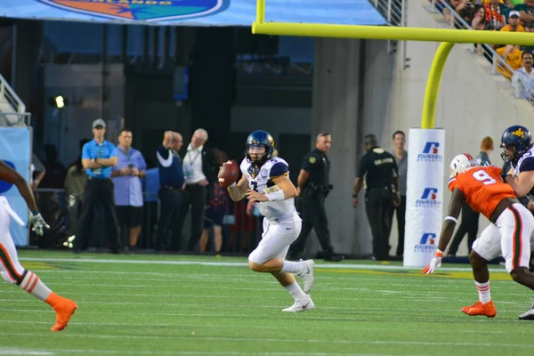 Montañeros Virginia Occidental Enfrentan Huracanes Miami Durante 71º Russell Bowl — Foto de Stock