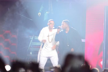 Baba Yankee ve Don Omar 7 Ağustos 2016 'da Orlando Florida' daki Amway Center 'da konser verdiler..  