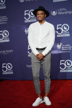 15 Ekim 2019 'da Nashville, Tennessee' deki Linbscome Üniversitesi 'nde verilen 50. GMA Dove Ödülleri sırasında kırmızı halı. 