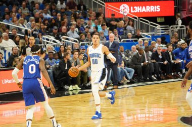 Orlando Magic 27 Aralık 2019 Cuma günü Orlando, Florida 'daki Amway Arena' da Philadelphia 76ers 'a ev sahipliği yapıyor..