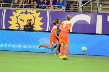 Orlando Pride sunucusu Houston Dash 23 Haziran 2016 'da Orlando Florida' daki Dünya Kampı Stadyumu 'nda..