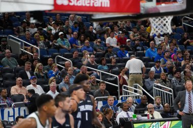 Orlando Magic, Orlando, Florida, ABD 'deki Amway Center' da Milwaukee Bucks 'a ev sahipliği yapıyor. 1 Kasım 2019.  