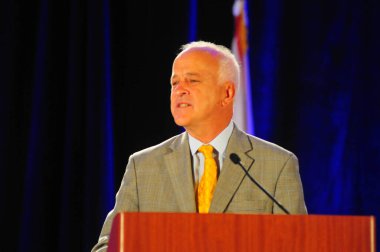 Florida Valisi Rick Scott 13 Ekim 2015 'te Orlando Florida' daki İnanç Sempozyumu 'nda konuşma yapacak. Fotoğraf: Marty Jean-Louis