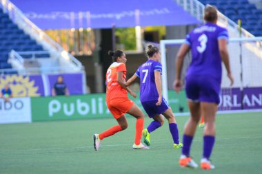 Orlando Pride sunucusu Houston Dash 23 Haziran 2016 'da Orlando Florida' daki Dünya Kampı Stadyumu 'nda..