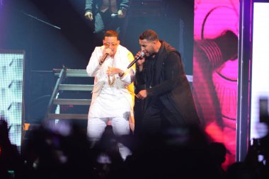 Baba Yankee ve Don Omar 7 Ağustos 2016 'da Orlando Florida' daki Amway Center 'da konser verdiler..  
