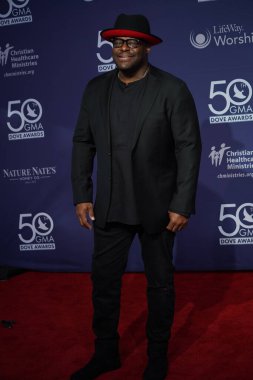 15 Ekim 2019 'da Nashville, Tennessee' deki Linbscome Üniversitesi 'nde verilen 50. GMA Dove Ödülleri sırasında kırmızı halı. 