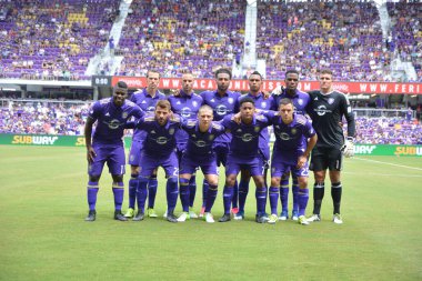 Orlando City 15 Nisan 2017 'de Florida, Orlando' daki Citrus Bowl 'da Los Angeles Galaksisine ev sahipliği yaptı..  
