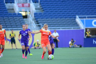 Orlando Pride sunucusu Houston Dash 23 Haziran 2016 'da Orlando Florida' daki Dünya Kampı Stadyumu 'nda..