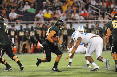 Kuzey Carolina 29 Aralık 2015 tarihinde Orlando Florida 'daki Kamp Dünya Stadyumu' nda oynanan Russell Atletizm Kupası 'nda Baylor ile karşılaşacak..