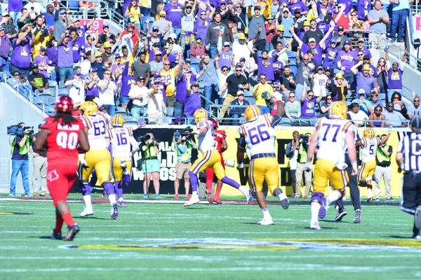 Lsu Зустрічається Луїсвіллом Під Час Citrus Bowl Стадіоні Camping World — стокове фото