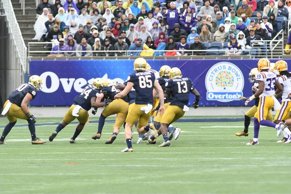 Notre Dame Tvář Lsu Během Citrus Bowl Stadionu Camping World — Stock fotografie