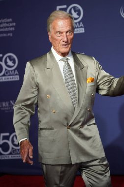 15 Ekim 2019 'da Nashville, Tennessee' deki Linbscome Üniversitesi 'nde verilen 50. GMA Dove Ödülleri sırasında kırmızı halı. 