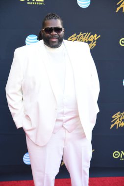 24 Mart 2018 Cumartesi günü Las Vegas 'taki Orleans Resort' ta düzenlenen 33. Yıldız Ödülleri Kırmızı Halı sırasında ünlüler.