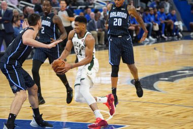 Orlando Magic, Orlando, Florida, ABD 'deki Amway Center' da Milwaukee Bucks 'a ev sahipliği yapıyor. 1 Kasım 2019.  