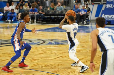 Orlando Magic 13 Ekim 2019 'da Florida, Orlando' daki Amway Center 'da Philadelphia 76ers' a ev sahipliği yaptı..  