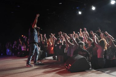 Crossover Kilisesi, 6 Ekim 2018 'de Tampa Florida' daki Crossover Kilisesi 'nde iki yıllık lezzet festivaline ev sahipliği yapıyor..  