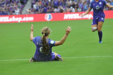 Orlando Pride 22 Nisan 2017 'de Orlando City Stadyumu' nda Washington Spirit 'e ev sahipliği yaptı..  