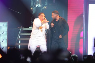 Baba Yankee ve Don Omar 7 Ağustos 2016 'da Orlando Florida' daki Amway Center 'da konser verdiler..  
