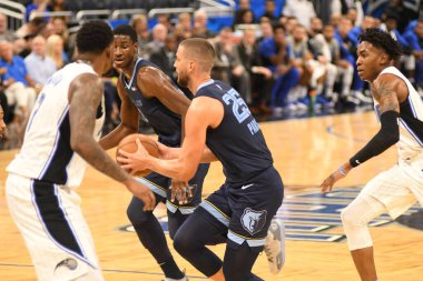 Orlando Magic 10 Ekim 2018 tarihinde Orlando Florda 'daki Amway Center' da Memphis Grizzilies 'e ev sahipliği yaptı..  